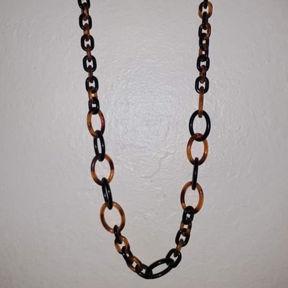 Set of three wooden and plastic beaded necklaces - Picture 3 of 3